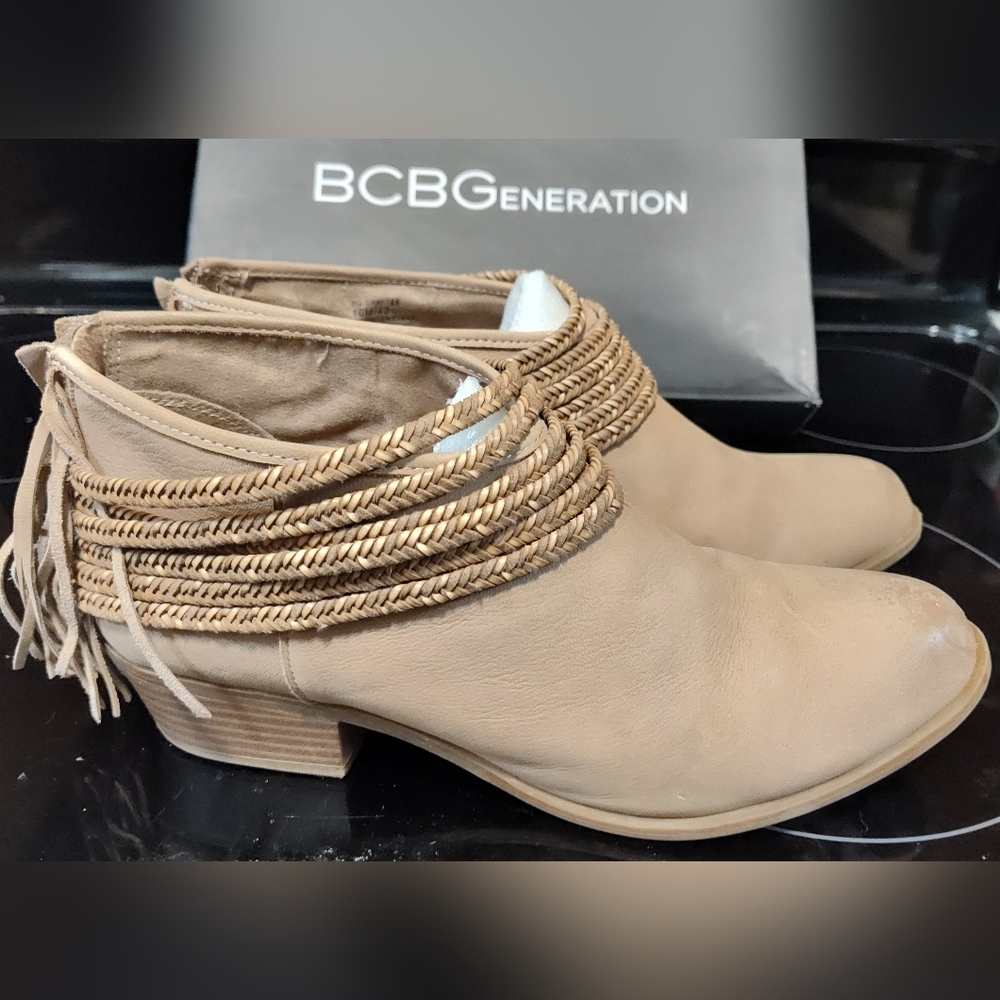 BCBG generation Craftee booties 9.5M new in box - Picture 4 of 7